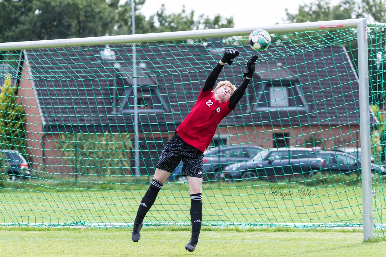 Bild 52 - F SV Boostedt - SV Fortuna St. Juergen : Ergebnis: 2:1